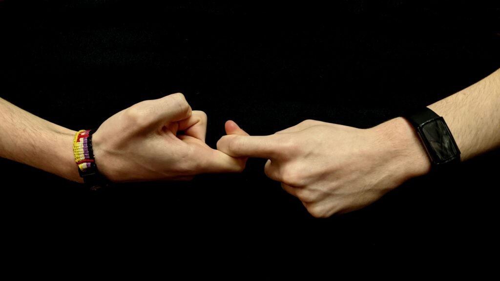 gest pinky promise